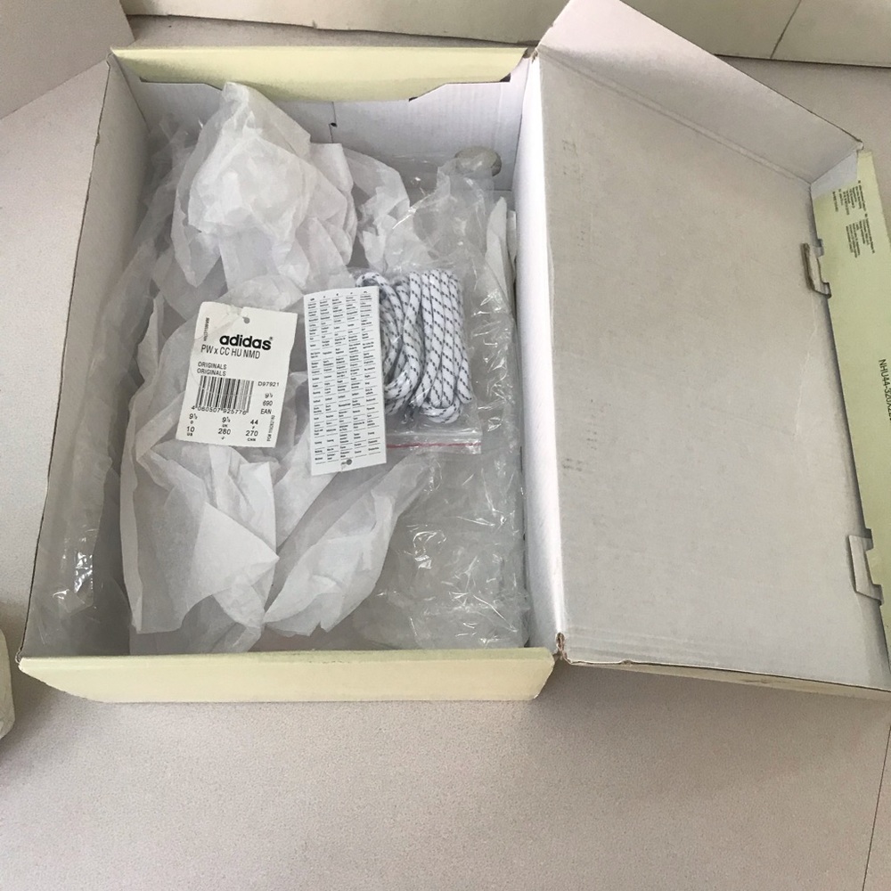 Adidas Human Race NMD Pharrell x Chanel - Picture 4 of 5